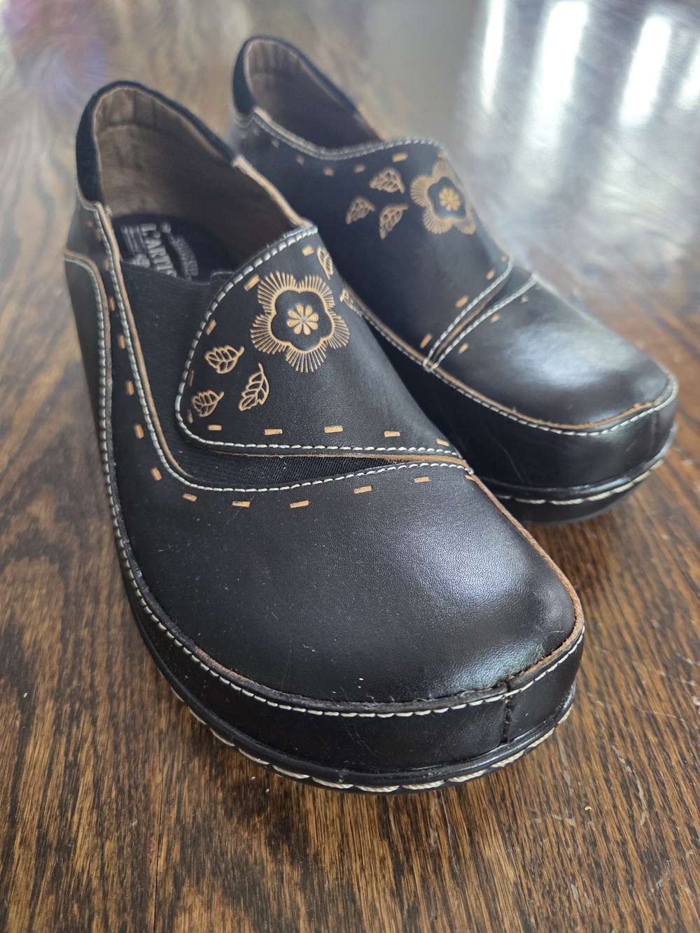 L-Artiste Spring Step Burbank Clog Womens 9 Black Leather Floral